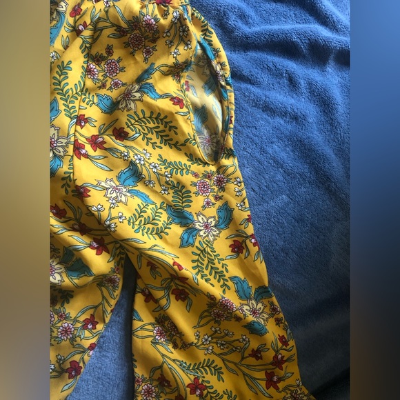 Yellow Floral Blouse - Picture 4 of 5